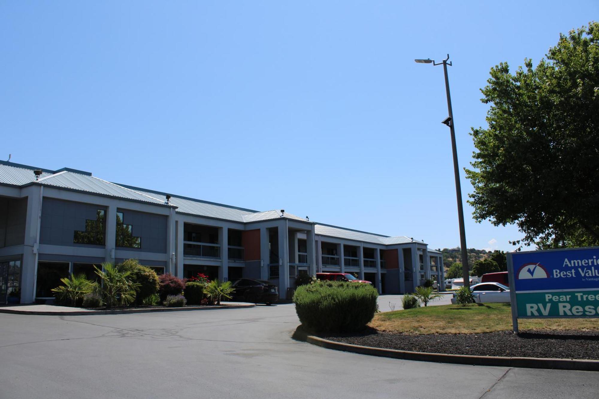 Americas Best Value Inn Phoenix Medford Extérieur photo