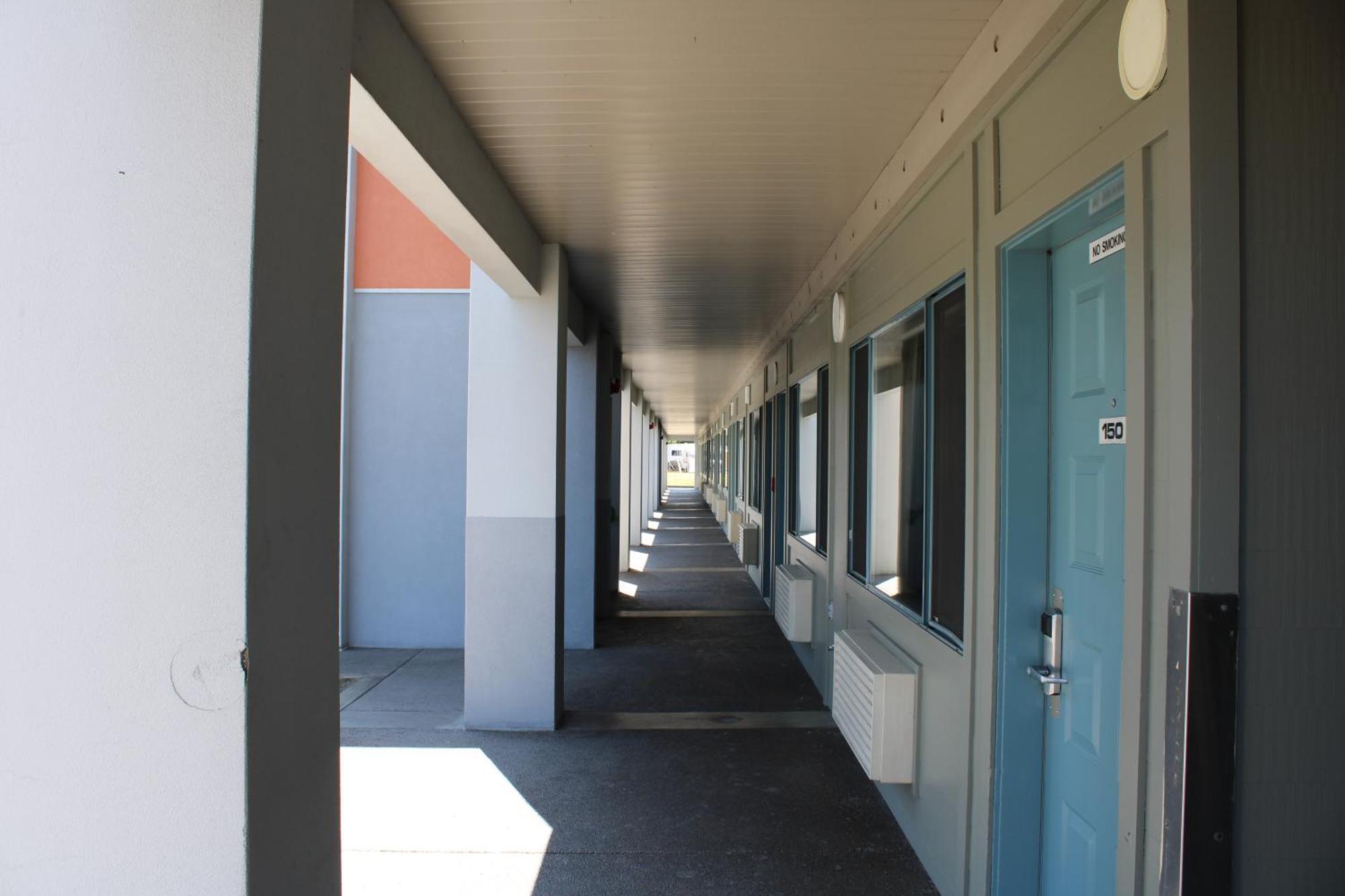 Americas Best Value Inn Phoenix Medford Extérieur photo